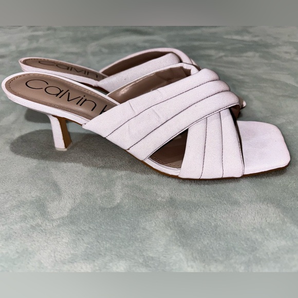 Calvin Klein blush kitten heels - Picture 3 of 6